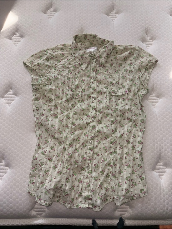 Aeropostale Tops - 65. Women's Green Floral Button-Up Shirt - Lightweight Short Sleeve